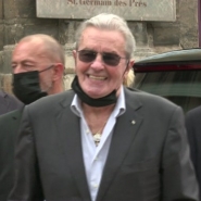 Les enfants d'Alain Delon portent plainte contre sa dame de compagnie