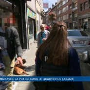 La police est mobilisée dans le quartier autour de la gare de Mons. Entre les dealers, les personnes en séjour illégal ou encore les marchands de sommeil, le travail ne manque pas. La ville affirme, je cite, vouloir nettoyer le quartier de la gare. L'une de nos équipes à exceptionnelement pu suivr