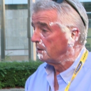 Michael O'Leary, le patron de Ryanair, victime d’un entartage à Bruxelles