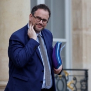 France: le ministre de la Santé présente sa démission après adoption de la loi immigration