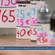Les liquides pour cigarettes électroniques vont être taxés de 15 centimes le millilitre à partir du 1er janvier prochain. La décision du gouvernement est très mal accueillie par les utilisateurs de vapoteuses. C'est le cas de Paule qui a décidé de tirer la sonnette d'alarme et de lancer l'alerte.