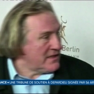 Une soixantaine d'artistes, dont Benoit Poelvoorde, Jacques Dutronc ou encore Carole Bouquet, ont signé une carte blanche en soutien à Gérard Depardieu. L'acteur est attaqué publiquement depuis la diffusion d'un reportage dans lequel on l'entend tenir des propos misogynes et à caractère sexuel.