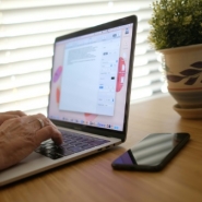 Près d'un cadre sur deux démissionnerait en cas de suppression du télétravail, selon une étude