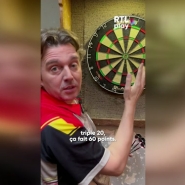 Le Darts pour les débutants: Alex Vizorek et Marc Delire vous expliquent les règles