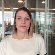 Vous avez peut-être déjà vu un radar de vitesse caché dans une poubelle le long d'une route. La police a-t-elle le droit de dissimuler ses contrôles? Réponse avec Justine Pons.