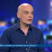On retrouve en plateau Christophe Van Geem, médecin ORL, afin d'évoquer le traitement médical pour soigner les allergies au pollen.
