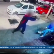 Un homme a été grièvement blessé par des coups de feu dimanche soir à la terrasse d'un café à Schaerbeek. Un homme cagoulé se serait présenté devant le café et aurait tiré quatre coups en direction de la victime, dont deux au niveau de la tête, avant de prendre la fuite.