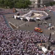 Campeones, Campeones: le Real Madrid fête le 36e titre de champion d'Espagne de son histoire avec ses supporters dans la capitale espagnole.
