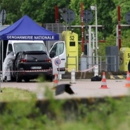 Attaque sanglante d'un fourgon pénitentiaire: les enquêteurs sur la trace des fugitifs