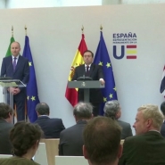 Les dirigeants de ces 3 pays se sont réjouis de cette reconnaissance lorsqu'ils se sont réuni hier à Bruxelles. Selon le premier ministre Espagnol c'est une nécessité pour pouvoir parvenir à la paix. Israël a vivement critiqué cette décision.