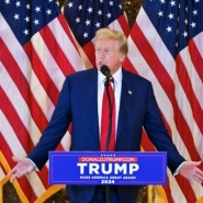 Trump dénonce une arnaque après son procès, Biden dénonce des propos irresponsables