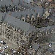La rénovation des façades du Palais des Princes-Évêques à Liège va durer