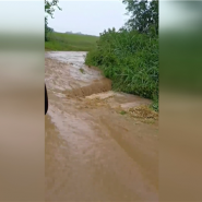Des premières inondations et des coulées de boue ont été constatées au sud du pays. L’Institut royal météorologique a placé toutes les provinces en avertissement jaune, sauf la Flandre occidentale, car des pluies abondantes sont attendues ce mardi. Certaines zones de la Wapi ont cependant été totalement épargnées. Aucun blessé n'est à déplorer.
