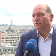 Philippe Close est interrogé sur sa décision de refuser que le match entre la Belgique et Isräel qui se déroulera en fin d'année se dispute à Bruxelles.