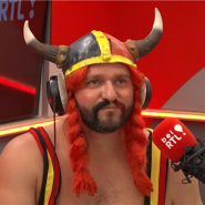 Obelgix, la figure emblématique qui suscite le soutien visuel des supporters pour l'équipe nationale de football belge, exprime son point de vue sur la relation entre les joueurs et les fans.