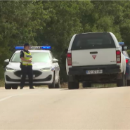 Un ressortissant tchèque a été arrêté en Croatie après s'être introduit dans une zone militaire interdite d'accès et avoir ramassé un engin explosif qui s'est déclenché plus tard, tuant un enfant et faisant plusieurs blessés, a indiqué vendredi la police croate. L'explosion s'est produite mercredi, près de la ville de  Zadar, dans le centre de la Croatie.