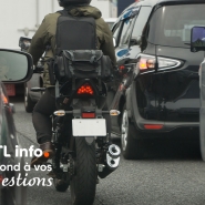 Dans quels cas les motards peuvent-ils utiliser les feux de détresse ? 