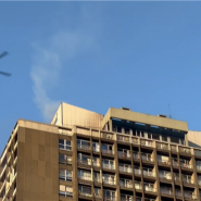 L'incendie qui avait démarré dans la tour Kennedy à Liège vers 14h a été maîtrisé dans la nuit de lundi à mardi. Une personne a perdu la vie, 14 personnes ont été hospitalisées.