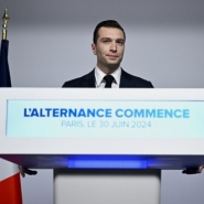 Législatives: après le tour de force du RN, l'heure des tractations pour le second tour