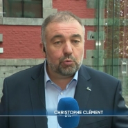 La ministre de l'Environnement Céline Tellier va s'expliquer ce mercredi devant les députés wallons au sujet de la présence de particules PFAS dans l'eau courante. Elle doit notamment commenter les résultats inquiétants des analyses sanguines réalisées sur la population de Chièvres.