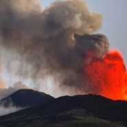 Italie: l'Etna en éruption, reprise progressive à l'aéroport de Catane