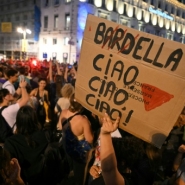 Ciao Bardella: des milliers de personnes dans la rue à Marseille