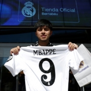 Après tant d'années, il est enfin là!: à Madrid, les fans peuvent s'offrir le maillot officiel de Mbappé