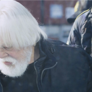 Paul Watson, militant écologiste et fondateur de Sea Shepherd, a été arrêté au Groenland sous un mandat d'arrêt international émis par le Japon. Accusé de harcèlement des navires baleiniers, il est actuellement en détention jusqu'au 15 août, en attendant une décision sur son extradition.