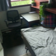 La rentrée scolaire est un moment particulier pour les nouveaux élèves en internat. La Fédération Wallonie-Bruxelles en compte 4.000. C'est 1,6% des effectifs scolaires dans le réseau libre. Mais le chiffre diminue chaque année. Immersion à l'internat de Floreffe.