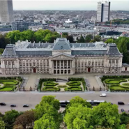 84 jours après les élections, la Belgique continue de chercher un gouvernement fédéral. Pendant que les négociateurs de l’Arizona gardent le silence, l’opposition s'exprime avec vigueur.
