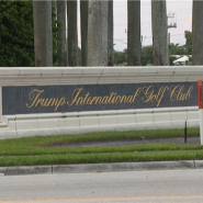 Donald Trump est sain et sauf après des tirs près de lui, a annoncé dimanche son équipe de campagne, deux mois après la tentative d'assassinat qui a visé le candidat républicain à la présidentielle américaine.