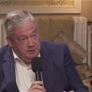 Durant 48h, les bourgmestres (ou l’opposition) sont invités par RTL info pour répondre aux questions de Caroline Fontenoy, Christophe Deborsu ou Martin Buxant.