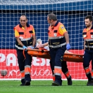 Le gardien du FC Barcelone, Marc-Andre ter Stegen opéré du genou, absent de longs mois