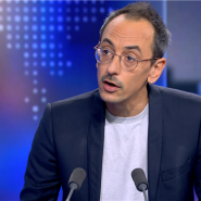 Au nom de quoi un leader religieux bénéficie de tant de privilèges?: le Centre d'action laïque déplore la mobilisation importante autour du pape