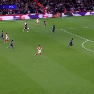 Un solo puis un assist: le petit bijou de Trossard contre le PSG