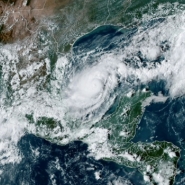 Milton menace de devenir un ouragan majeur à l'approche de la Floride