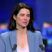 Vingt ans après sa condamnation à la perpétuité, la documentaire-fiction Marc Dutroux, un homme libre ? explore ce qu'impliquerait une éventuelle libération du monstre de Marcinelle. Familles des victimes, experts et juges prennent la parole dans ce programme inédit, dirigé par Julie Denayer.