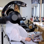 Je n'ai jamais eu de problème: les coiffeurs surpris de l'alerte sur les produits de lissage brésilien