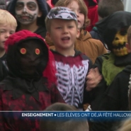 Juste avant le début des vacances d'automne, de nombreuses écoles organisent des activités ou, déjà, des fêtes d'Halloween. Certes, c'est 2 semaines avant la date officielle, mais cela ne gâche pas le plaisir des enfants et de leurs enseignants.