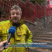 Un escalier de 374 marches qui relie le bas de la ville à l'ancienne citadelle. Des maisons sont situées de part et d'autres de cet escalier de pierre. Une construction est démolie aujourd'hui... L'occasion de se demander comment s'organise la vie dans cette partie de la ville au relief si particulier.