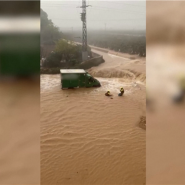Violentes inondations à Valence: plusieurs corps retrouvés, des personnes toujours portées disparues