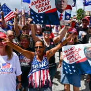 Donald Trump peine à séduire son électorat féminin, alors qu'elles représentent "53% des votants"