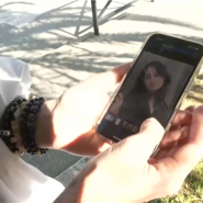 Un groupe de sept familles attaque TikTok en justice à Créteil. Les parents accusent le réseau social et son algorithme d'exposer leurs enfants à des contenus qui les mettent en danger.