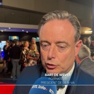 Lors d'une interview exclusive, le formateur Bart De Wever a confirmé vouloir former un gouvernement fédéral avec les socialistes flamands. Et il est prêt à prendre le poste de premier ministre.