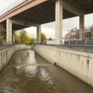 Les enquêteurs espéraient y trouver des armes ou des indices laissés par les voleurs, mais un seul objet suspect a été repêché. Il a été envoyé, pour analyse, dans un laboratoire qui déterminera s'il est lié à l'affaire en question.