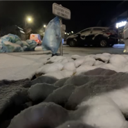 La neige est tombée sur tout notre territoire hier soir et dans la nuit, rendant les routes particulièrement glissantes. L'Institut royal météorologique place la quasi-totalité de la Belgique en alerte jaune.