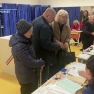 Le climat social en Roumanie pourrait favoriser le candidat d'extrême droite, qui pourrait se qualifier pour le second tour.