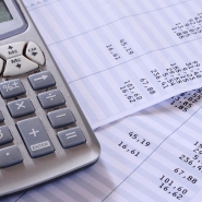 Combien de ménages belges gagnent vraiment 5500 net par mois ? 