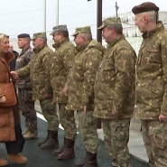 La ministre de la Défense "en visite de Noël": pourquoi ce voyage à la rencontre des soldats belges est-il aussi secret?