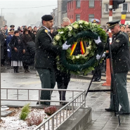 Le roi Philippe et la reine Mathilde sont présents à Bastogne pour les commémorations du 80e anniversaire du début de la Bataille des Ardennes.